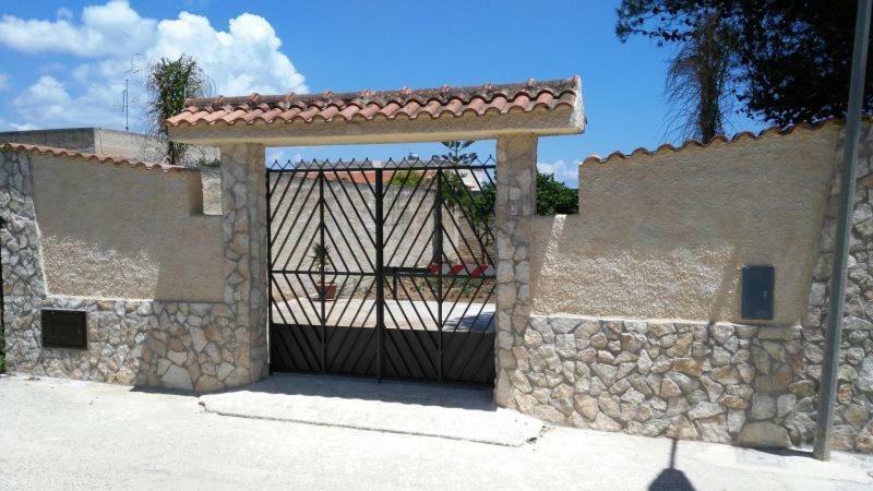 Casa Vacanze Mediterraneo Villa Tre Fontane Eksteriør bilde