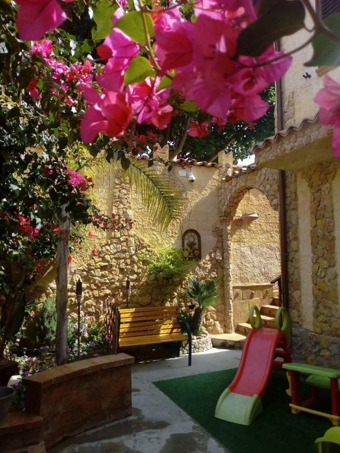 Casa Vacanze Mediterraneo Villa Tre Fontane Eksteriør bilde